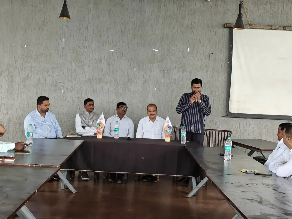 सांगोला बिझनेस फोरमची साप्ताहिक बैठक उत्साहपूर्ण वातावरणात संपन्न झाली.